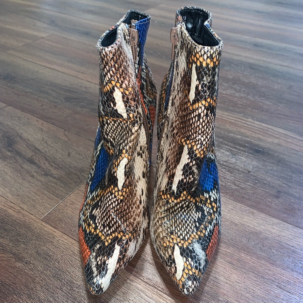 * VERY SLIGHTLY USED* *NO BOX* Multi-colored Faux Snake Skin Bootie